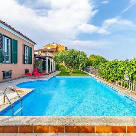 Awesome In With Outdoor Swimming Pool Holiday home Pula